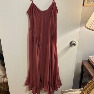 Chic Rust Midi Dress with Ruffle Hem